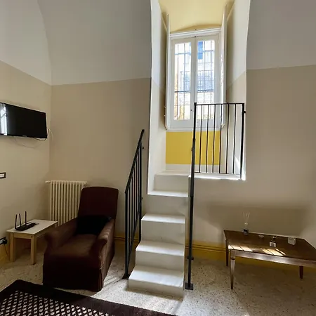 4 Balconi Rooms- Dimora Arditi ليتشي
