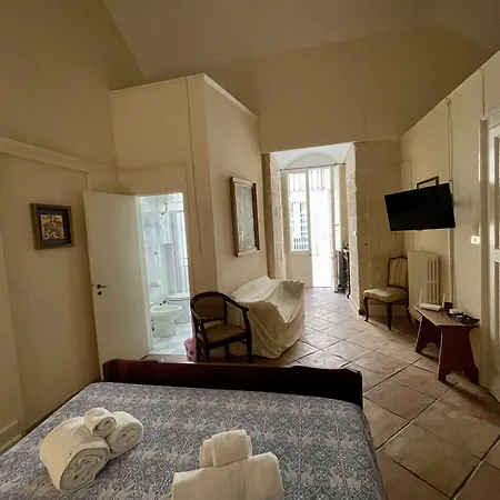 4 Balconi Rooms- Dimora Arditi ليتشي