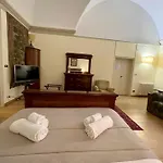 לינה וארוחת בוקר 4 Balconi Rooms- Dimora Arditi 3*