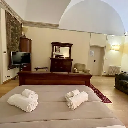 לינה וארוחת בוקר 4 Balconi Rooms- Dimora Arditi 3*