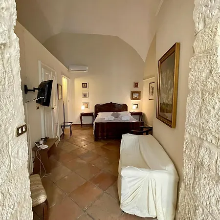 4 Balconi Rooms- Dimora Arditi לצ'ה