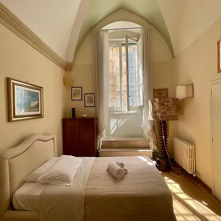 4 Balconi Rooms- Dimora Arditi לינה וארוחת בוקר 3*