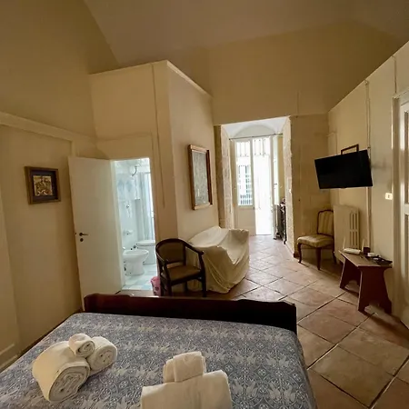 4 Balconi Rooms- Dimora Arditi לינה וארוחת בוקר