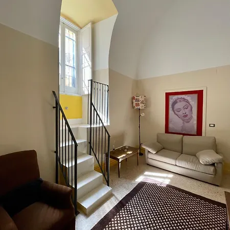 4 Balconi Rooms- Dimora Arditi לצ'ה