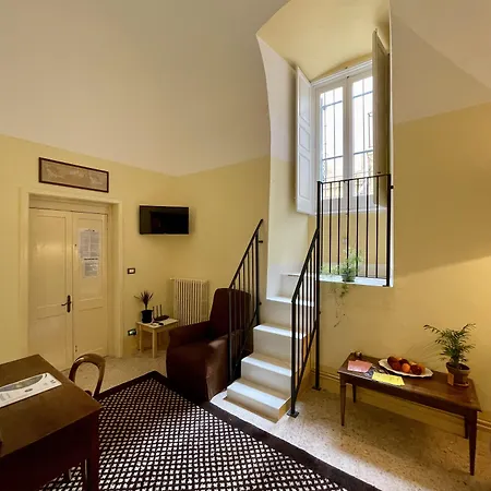 4 Balconi Rooms- Dimora Arditi לינה וארוחת בוקר לצ'ה