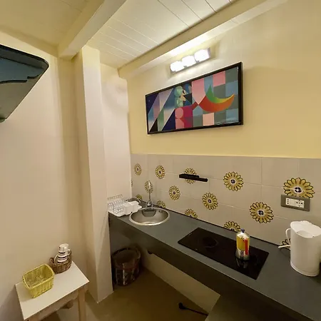 4 Balconi Rooms- Dimora Arditi לינה וארוחת בוקר לצ'ה