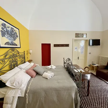לינה וארוחת בוקר 4 Balconi Rooms- Dimora Arditi לצ'ה